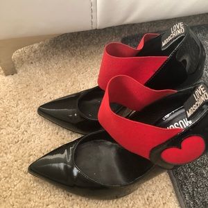 Moschino patent leather heels with heart